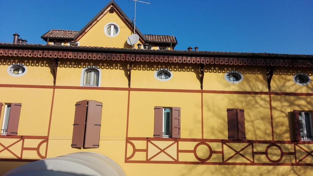 Corte Degli Estensi Формиджине Екстериор снимка