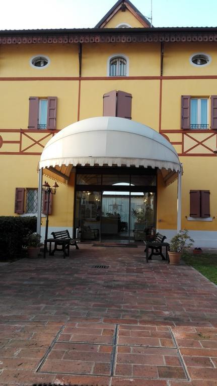 Corte Degli Estensi Формиджине Екстериор снимка